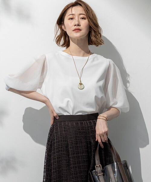 23区(ニジュウサンク)の「【洗える】シアーチェッククロスコンビ ニット(ニット/セーター・レディース・ネイビー系/ホワイト系/ブラック系・38/40)」の2枚目の写真