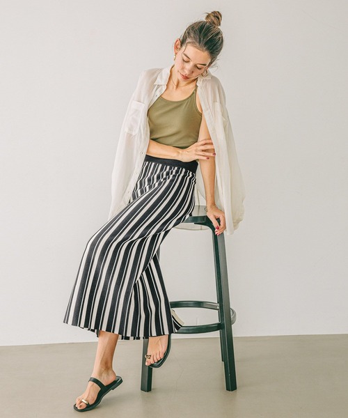 BAYFLOW（ベイフロー）の「縦長ラインですっきり]サマーニットタイトスカート（スカート・レディース・ブラック/ブラック系その他/ボルドー・SMALL/MEDIUM）」の5枚目の写真