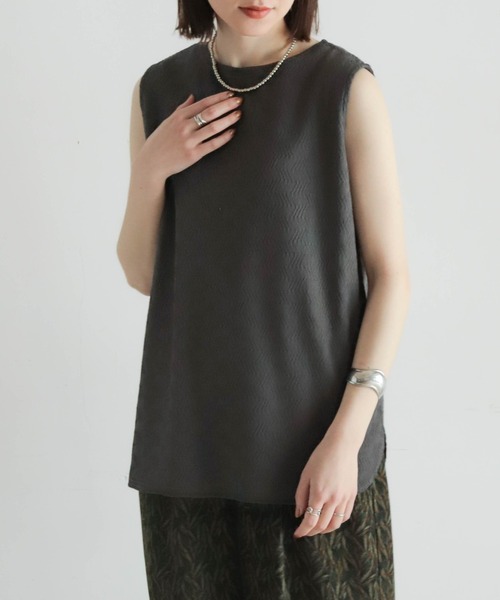 NOMBRE IMPAIR(ノンブルアンペール)の「イレギュラーブロックチェック ラウンドヘムタンク(Tシャツ/カットソー・レディース・ホワイト/チャコールグレー・FREE)」の1枚目の写真