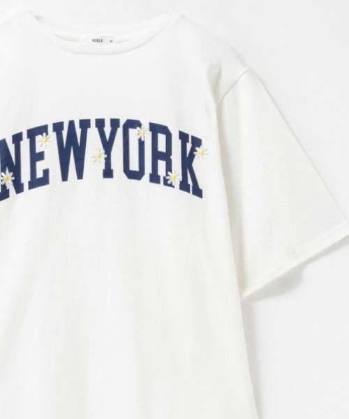 Mac-House(マックハウス)の「フラワー刺繍カレッジプリントTシャツ(Tシャツ/カットソー・レディース・ホワイト/ネイビー/グレー・M/L)」の2枚目の写真