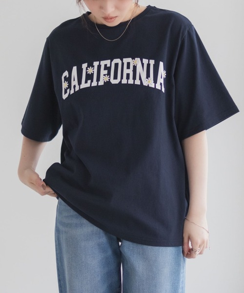 Mac-House(マックハウス)の「フラワー刺繍カレッジプリントTシャツ(Tシャツ/カットソー・レディース・ホワイト/ネイビー/グレー・M/L)」の17枚目の写真
