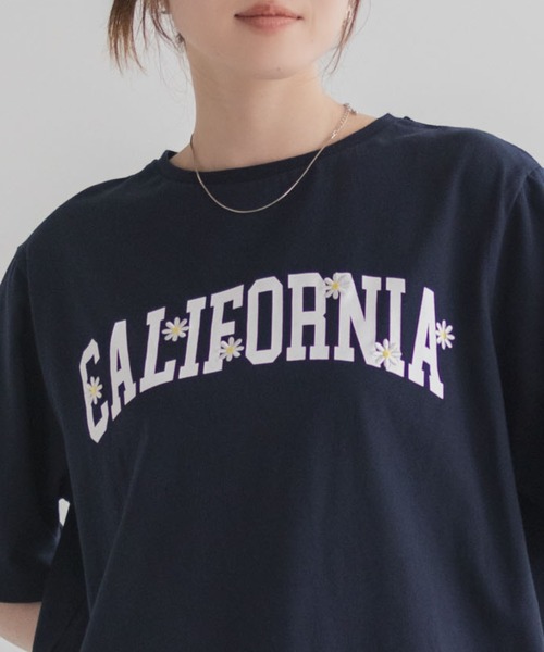 Mac-House(マックハウス)の「フラワー刺繍カレッジプリントTシャツ(Tシャツ/カットソー・レディース・ホワイト/ネイビー/グレー・M/L)」の22枚目の写真