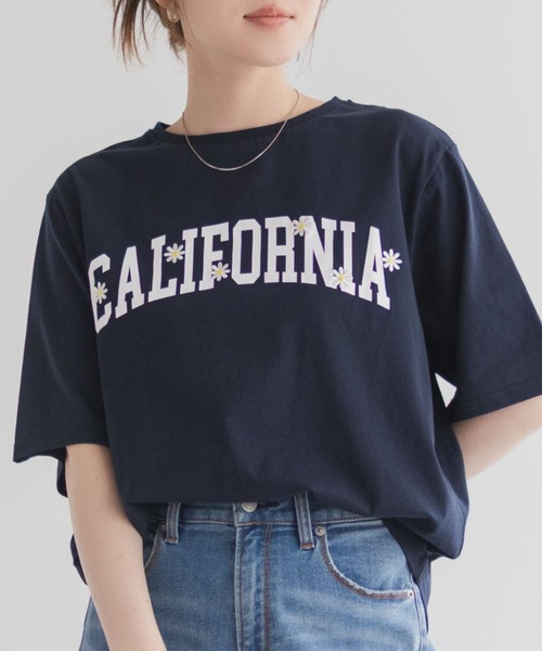 Mac-House(マックハウス)の「フラワー刺繍カレッジプリントTシャツ(Tシャツ/カットソー・レディース・ホワイト/ネイビー/グレー・M/L)」の21枚目の写真