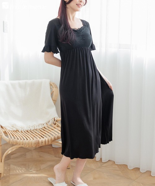 fran de lingerie(フランデランジェリー)の「餅田コシヒカリさんとコラボ ナイトブラ付きルームウェア「LuNight(ルナイト)」ナイトブラ付きノースリーブロングワンピース(ルームウェア/パジャマ・レディース・セージグリーン/ブラック/ピンク系その他/ラベンダー/ネイビー・3L/L/LL/M)」の1枚目の写真