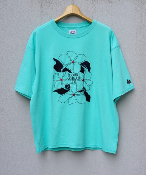 BEAVER(ビーバー)の「B omnivore/ビーオムニボー 16/10 E天竺 フラワー刺繍 S/S TEE(Tシャツ/カットソー・メンズ・その他18/ホワイト・L/M)」の1枚目の写真