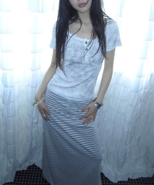.KOM(ドットコム)の「A'GEM/9 × .kom 『.KOM/ドットケーオーエム』 /ヘンリーネックカットソー(Tシャツ/カットソー・レディース・チャコールグレー/アイボリー・FREE)」の7枚目の写真