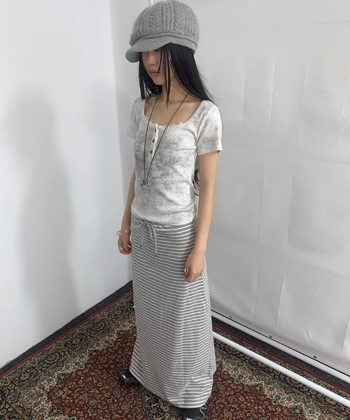 .KOM(ドットコム)の「A'GEM/9 × .kom 『.KOM/ドットケーオーエム』 /ヘンリーネックカットソー(Tシャツ/カットソー・レディース・チャコールグレー/アイボリー・FREE)」の9枚目の写真