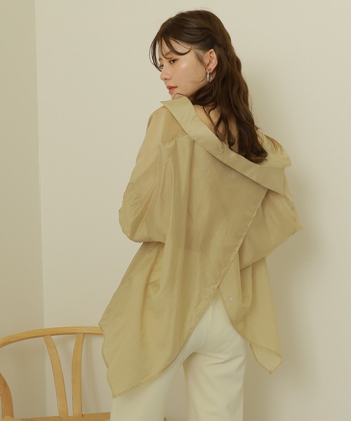 LAULEN(ローレン)の「back slit satin like sheer shirt /サテン調 シアー バックコンシャス シャツ(シャツ/ブラウス・レディース・イエロー/ピンク/ベージュ・FREE)」の2枚目の写真