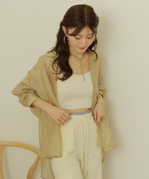 LAULEN(ローレン)の「back slit satin like sheer shirt /サテン調 シアー バックコンシャス シャツ(シャツ/ブラウス・レディース・イエロー/ピンク/ベージュ・FREE)」の9枚目の写真