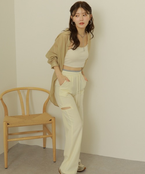 LAULEN(ローレン)の「back slit satin like sheer shirt /サテン調 シアー バックコンシャス シャツ(シャツ/ブラウス・レディース・イエロー/ピンク/ベージュ・FREE)」の10枚目の写真