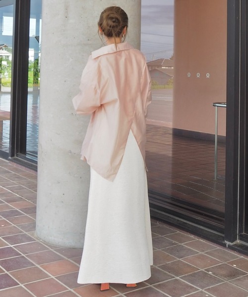 LAULEN(ローレン)の「back slit satin like sheer shirt /サテン調 シアー バックコンシャス シャツ(シャツ/ブラウス・レディース・イエロー/ピンク/ベージュ・FREE)」の13枚目の写真