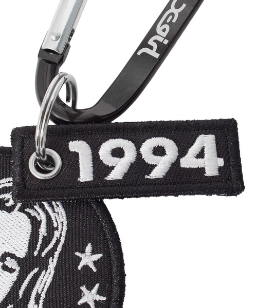 X-girl（エックスガール）の「STAR AND FACE PATCH KEY CHARM（キーホルダー・レディース・ブラック/レッド・ONE SIZE）」の5枚目の写真