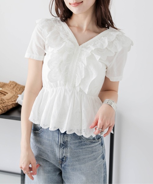 AMELY(エミリー)の「コットンレース ペプラムブラウス(シャツ/ブラウス・レディース・ホワイト/ブラック・フリー)」の1枚目の写真