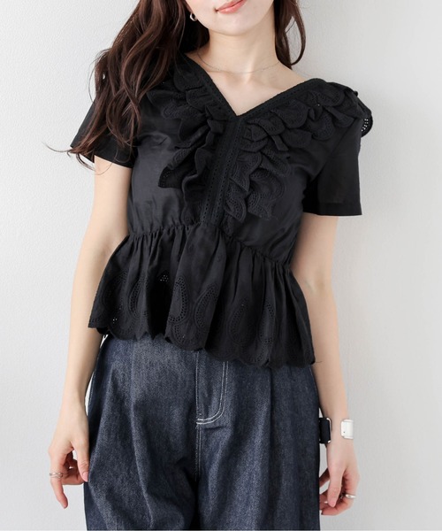 AMELY(エミリー)の「コットンレース ペプラムブラウス(シャツ/ブラウス・レディース・ホワイト/ブラック・フリー)」の2枚目の写真