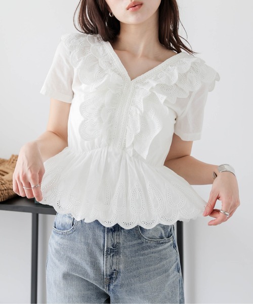 AMELY(エミリー)の「コットンレース ペプラムブラウス(シャツ/ブラウス・レディース・ホワイト/ブラック・フリー)」の8枚目の写真