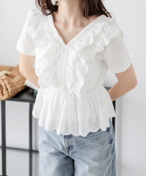 AMELY(エミリー)の「コットンレース ペプラムブラウス(シャツ/ブラウス・レディース・ホワイト/ブラック・フリー)」の9枚目の写真