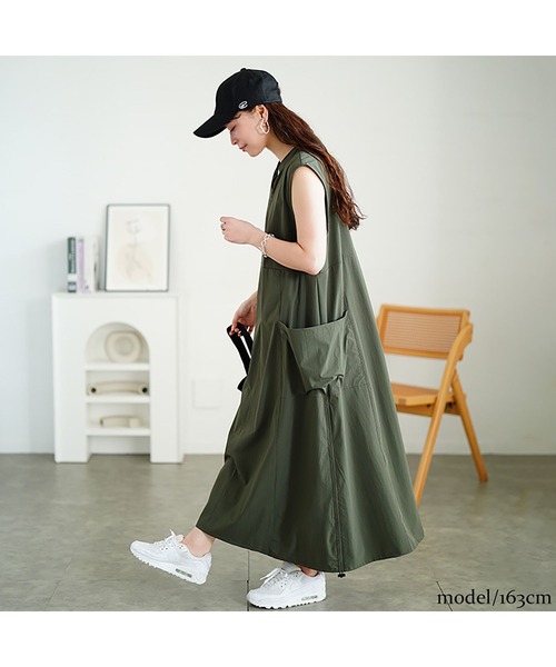 GOLDJAPAN（ゴールドジャパン）の「裾ドロストハーフZIPノースリーブワンピース【大きいサイズ対応】（ワンピース・レディース・ブラック/カーキ・LL/3L/4L/5L）」の13枚目の写真