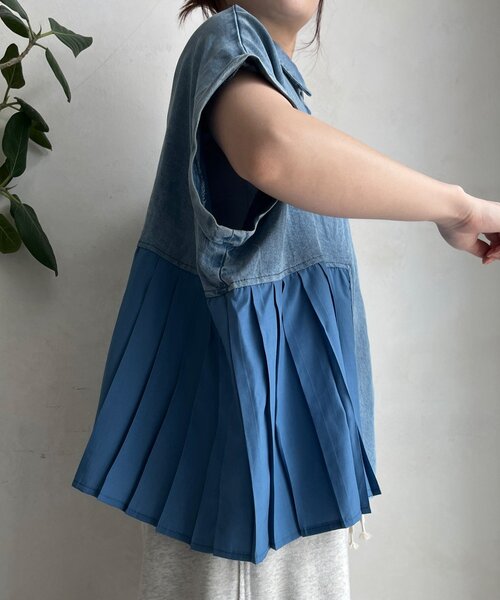 DouDou（ドゥドゥ）の「【WEB限定】 リヨセルデニムプリーツ切替シャツ（シャツ/ブラウス・レディース・ブラック/ブルー・FREE）」の10枚目の写真