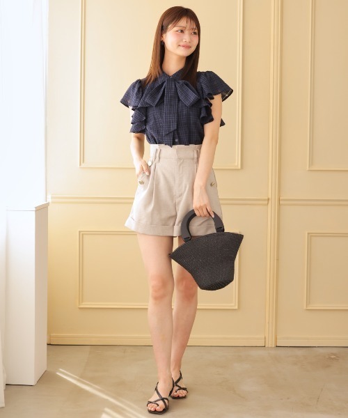 AND COUTURE(アンドクチュール)の「シアーチェックフリルリボンブラウス(シャツ/ブラウス・レディース・ネイビー/グリーン/オフホワイト・FREE)」の12枚目の写真