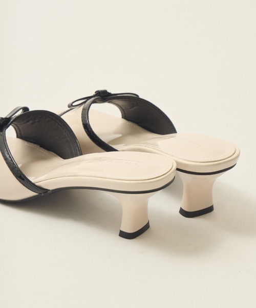 NEUNA（ヌナ）の「エナメルリボンミュール（パンプス・レディース・ブラック/アイボリー・38/36/39）」の15枚目の写真