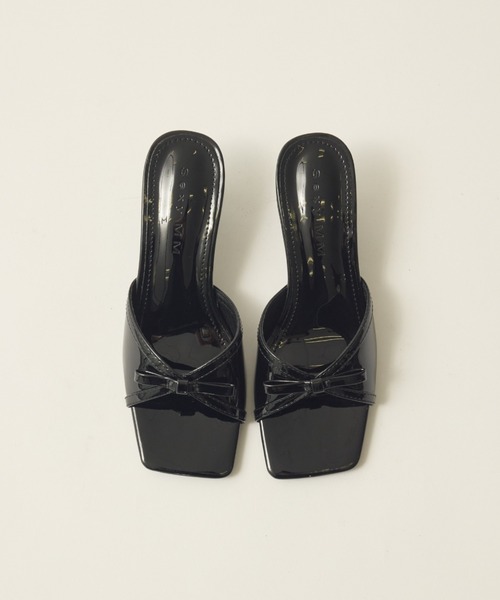 NEUNA（ヌナ）の「エナメルリボンミュール（パンプス・レディース・ブラック/アイボリー・38/36/39）」の11枚目の写真