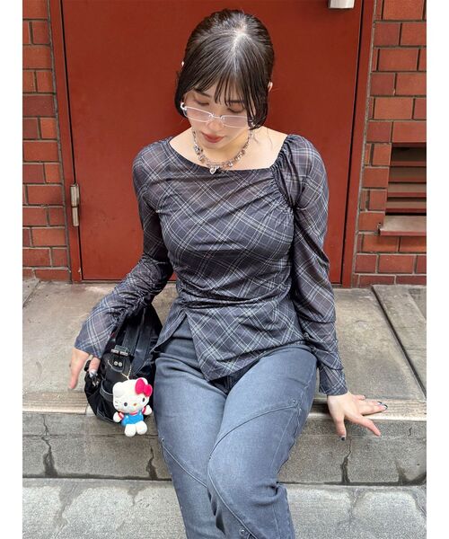 MURUA（ムルーア）の「チェックシアートップス（Tシャツ/カットソー・レディース・ブラウン/ブラック・FREE）」の7枚目の写真