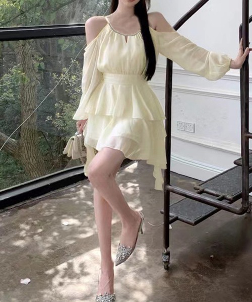 再入荷 モード オフショルダー かわいい ミニ ドレス セール】オフショルダーミニワンピース 可愛い夏服（ドレス