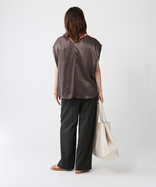 BABYLONE(バビロン)の「ウォッシャブルシルクレーヨンノースリブラウス(シャツ/ブラウス・レディース・ダークブラウン/ライトベージュ・フリー)」の16枚目の写真