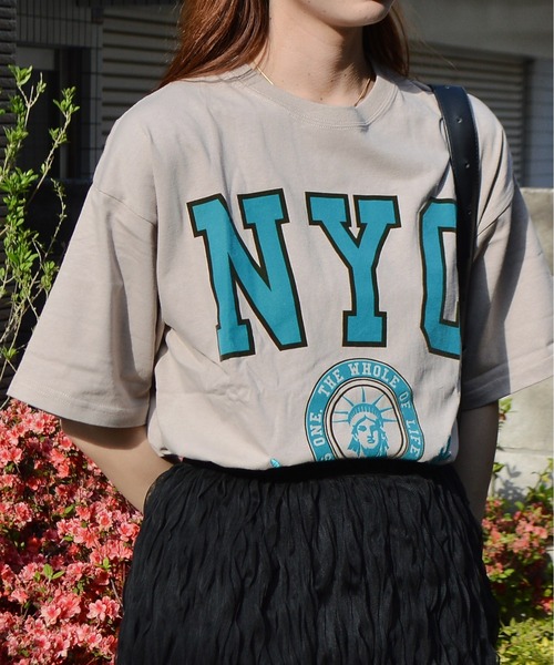 spiritoso（スピリトーゾ）の「【spiritoso】 NYCフロッキーロゴTシャツ（Tシャツ/カットソー・レディース・ホワイト/グレイッシュベージュ/ブラック/グレー・FREE）」の4枚目の写真