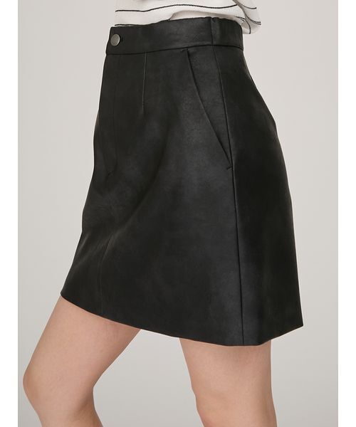 emmi（エミ）の「フェイクレザーミニスカート（スカート・レディース・ブラウン/ブラック・0/1）」の10枚目の写真