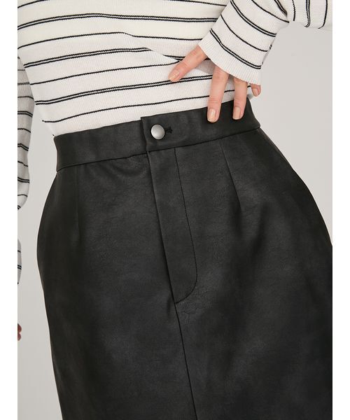 emmi（エミ）の「フェイクレザーミニスカート（スカート・レディース・ブラウン/ブラック・0/1）」の11枚目の写真