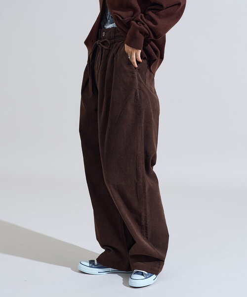 FREAK'S STORE(フリークスストア)の「RED KAP × FREAK'S STORE/レッドキャップ 別注 コーデュロイ 紐付きイージーパンツ/コーデュロイパンツ<セットアップ対応>(その他パンツ・レディース・ナチュラル/レンガ/ブラウン/ブラック・SMALL/MEDIUM)」の2枚目の写真