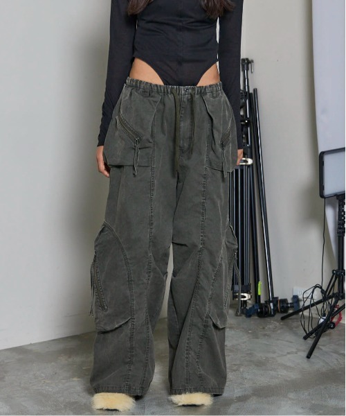 MAISON SPECIAL(メゾンスペシャル)の「Many Pockets Cargo Pants/メニーポケットカーゴパンツ(カーゴパンツ・レディース・ブラック/カーキ/ピンク・36/38)」の3枚目の写真