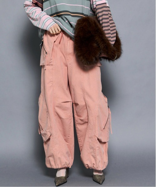 MAISON SPECIAL(メゾンスペシャル)の「Many Pockets Cargo Pants/メニーポケットカーゴパンツ(カーゴパンツ・レディース・ブラック/カーキ/ピンク・36/38)」の1枚目の写真