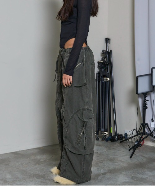 MAISON SPECIAL(メゾンスペシャル)の「Many Pockets Cargo Pants/メニーポケットカーゴパンツ(カーゴパンツ・レディース・ブラック/カーキ/ピンク・36/38)」の11枚目の写真