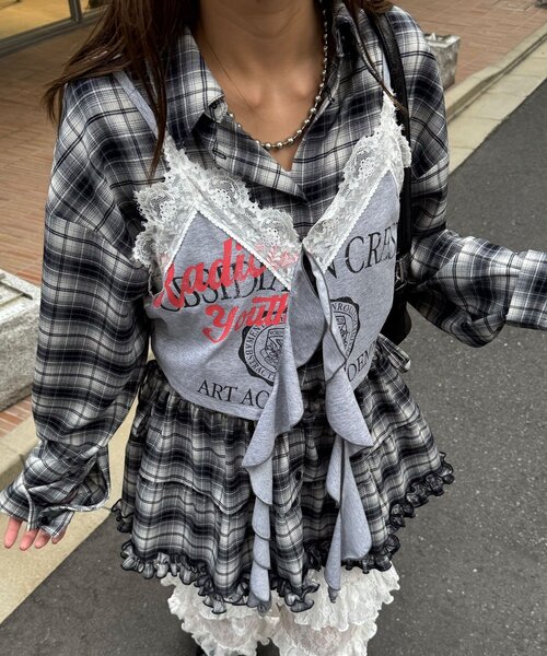 CIAOPANIC（チャオパニック）の「ドロップフリルカットロゴビスチェ（キャミソール・レディース・ベージュ/グレー・ONE SIZE）」の2枚目の写真