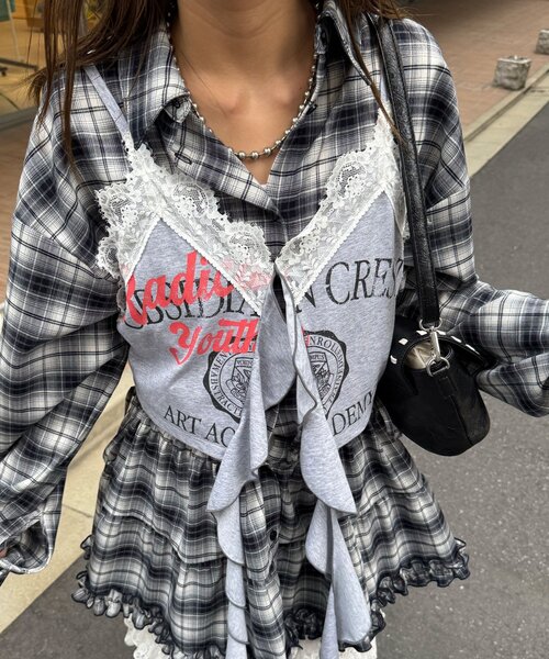 CIAOPANIC（チャオパニック）の「ドロップフリルカットロゴビスチェ（キャミソール・レディース・ベージュ/グレー・ONE SIZE）」の4枚目の写真