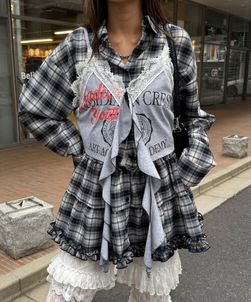 CIAOPANIC（チャオパニック）の「ドロップフリルカットロゴビスチェ（キャミソール・レディース・ベージュ/グレー・ONE SIZE）」の5枚目の写真