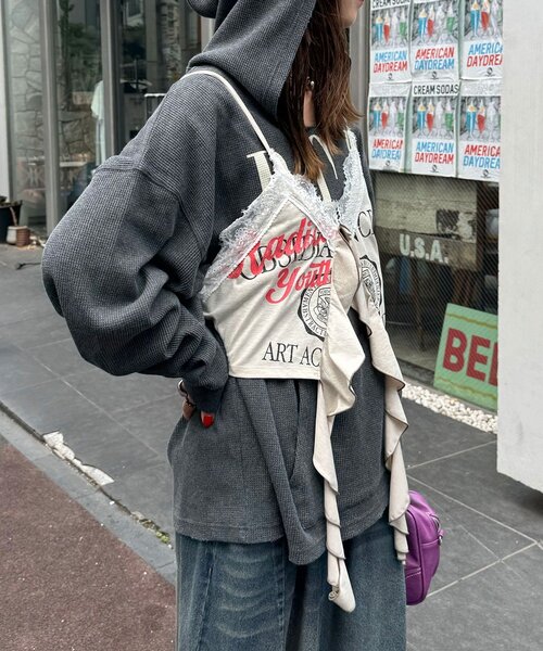 CIAOPANIC（チャオパニック）の「ドロップフリルカットロゴビスチェ（キャミソール・レディース・ベージュ/グレー・ONE SIZE）」の18枚目の写真