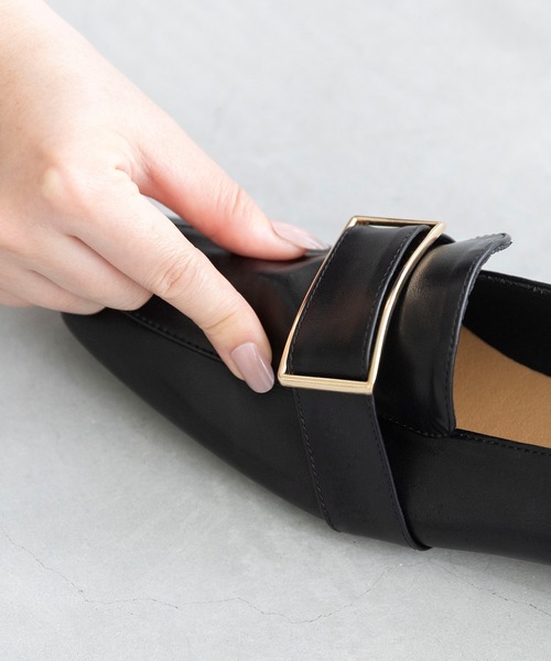 welleg（ウェレッグ）の「ゴールド センターバックル ローファー（ローファー・レディース・アイボリー/ブラック・21.5cm/22.0cm/22.5cm/23.0cm/23.5cm/24.0cm/24.5cm/25.0cm/25.5cm/26.0cm）」の4枚目の写真