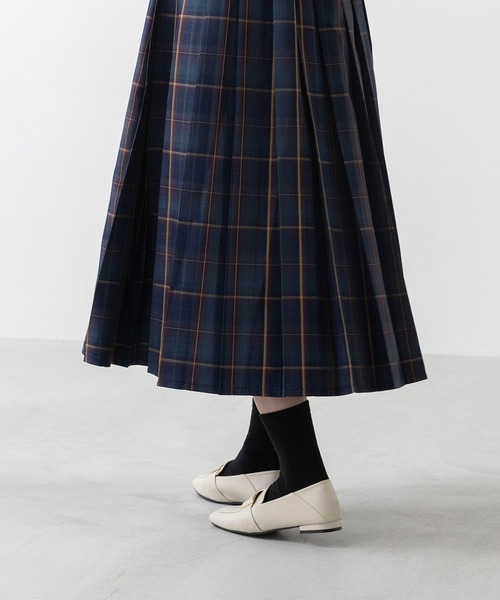 welleg（ウェレッグ）の「ゴールド センターバックル ローファー（ローファー・レディース・アイボリー/ブラック・21.5cm/22.0cm/22.5cm/23.0cm/23.5cm/24.0cm/24.5cm/25.0cm/25.5cm/26.0cm）」の10枚目の写真