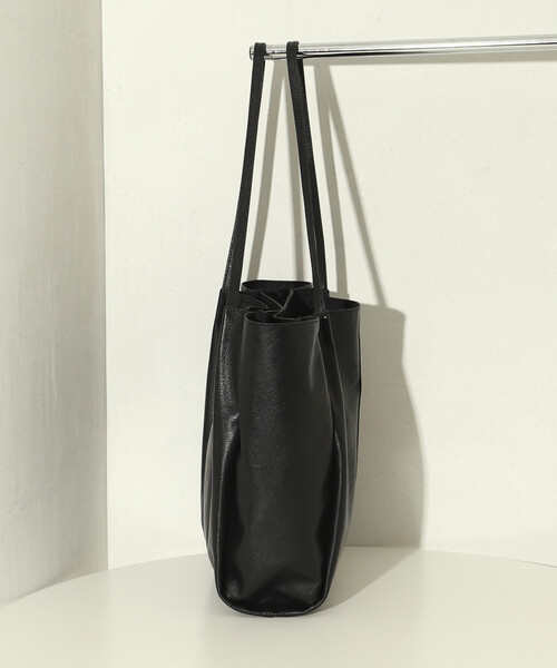 Firsthand（ファーストハンド）の「Firsthand/ファーストハンド ゴートレザートートバッグ / ヤギ革 / 撥水レザー（トートバッグ・レディース・ブラック・ONE SIZE）」の3枚目の写真