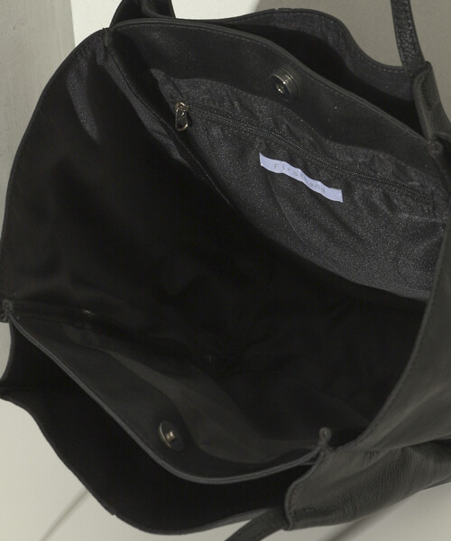 Firsthand（ファーストハンド）の「Firsthand/ファーストハンド ゴートレザートートバッグ / ヤギ革 / 撥水レザー（トートバッグ・レディース・ブラック・ONE SIZE）」の8枚目の写真