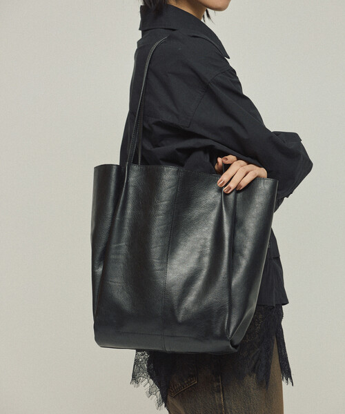 Firsthand（ファーストハンド）の「Firsthand/ファーストハンド ゴートレザートートバッグ / ヤギ革 / 撥水レザー（トートバッグ・レディース・ブラック・ONE SIZE）」の9枚目の写真