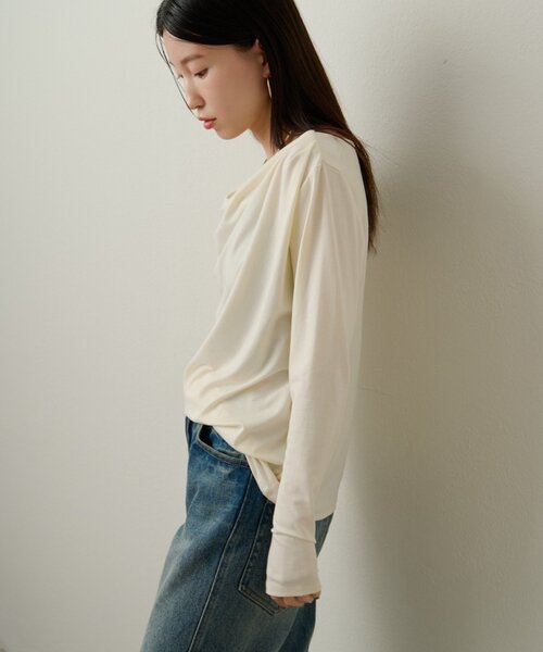 Omekashi(オメカシ)の「ドレープロングTシャツ(Tシャツ/カットソー・レディース・オフホワイト/ブラック/ライトグレー/チャコールグレー・FREE)」の8枚目の写真