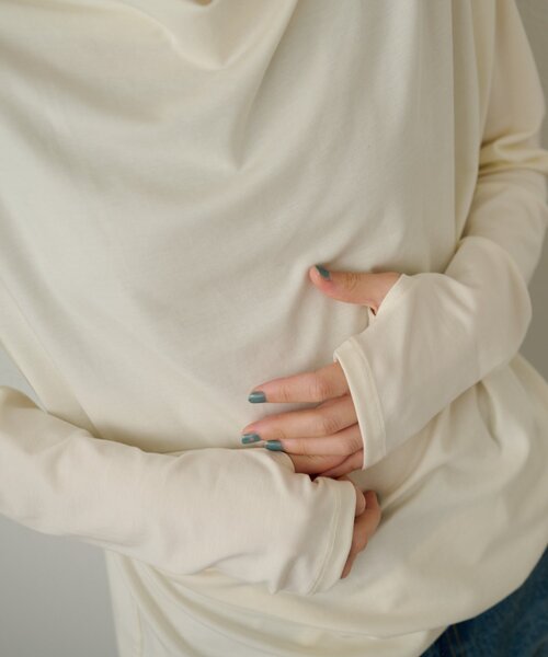 Omekashi(オメカシ)の「ドレープロングTシャツ(Tシャツ/カットソー・レディース・オフホワイト/ブラック/ライトグレー/チャコールグレー・FREE)」の12枚目の写真