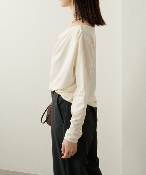 Omekashi(オメカシ)の「ドレープロングTシャツ(Tシャツ/カットソー・レディース・オフホワイト/ブラック/ライトグレー/チャコールグレー・FREE)」の20枚目の写真