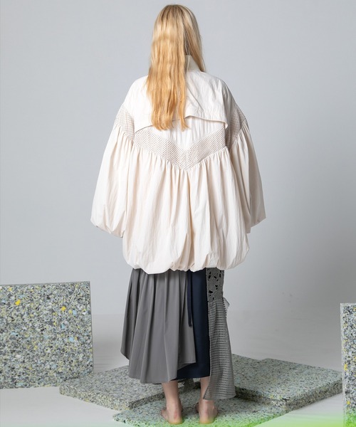 AULA AILA（アウラアイラ）の「ナイロンバルーンブルゾン（ブルゾン・レディース・ライトブルー/ブラック/アイボリー・0）」の15枚目の写真