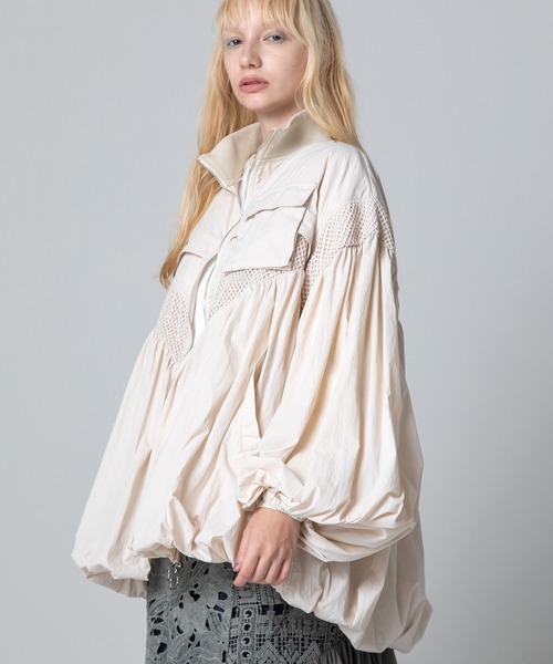 AULA AILA（アウラアイラ）の「ナイロンバルーンブルゾン（ブルゾン・レディース・ライトブルー/ブラック/アイボリー・0）」の9枚目の写真