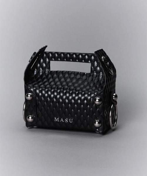 MASU（エムエーエスユー）の「MASU/エムエーエスユー/LEATHER CAKE BAG/ M25F9OJ008（トートバッグ・メンズ・ブラック/ブラウン/ゴールド/シルバー・F）」の2枚目の写真